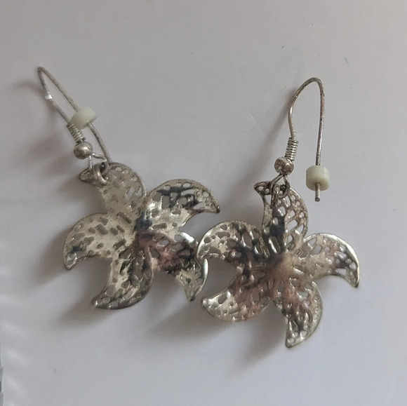 2pc Set - Green  Beaded Silver Hardware Necklace & Lilly Earrings - Picture 3 of 6